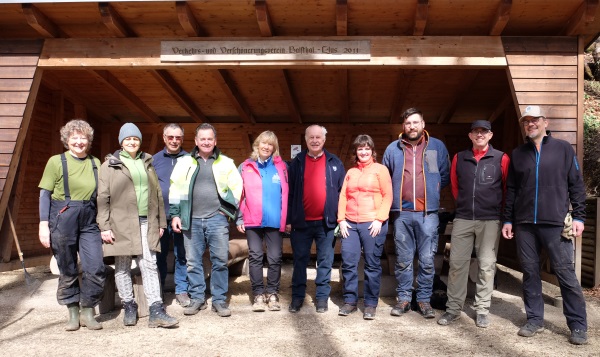 Helferinnen und Helfer