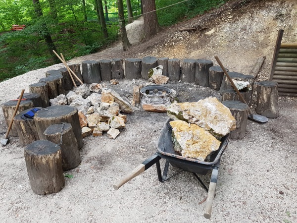 neue Befestigung Feuerstelle